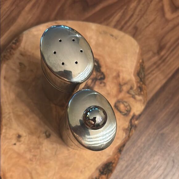 Olde Thompson Chrome Silver Salt Shaker and Peppermill - Picture 2 of 7